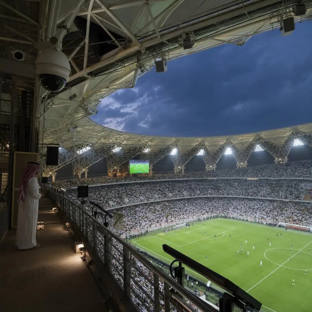 الملاعب والمنشآت الرياضية